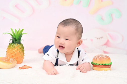 承德宝宝在妈妈肚子里